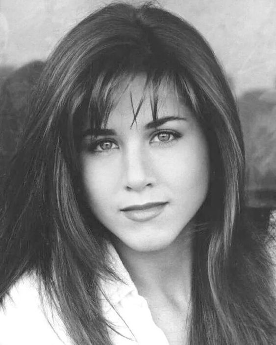 Pictures of Young Jennifer Aniston Throughout The Years - Endante